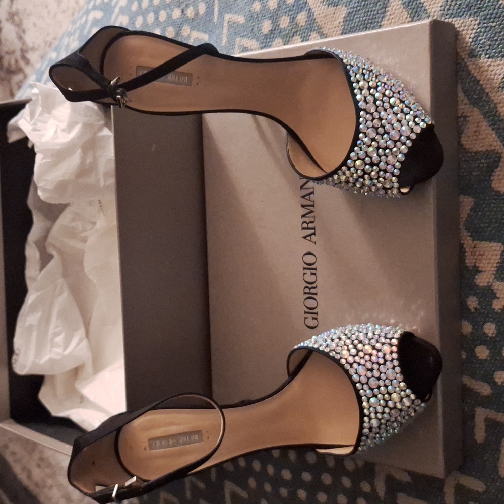 Giorgio Armani size 38m 7 1/2 high heels. black. made in Italy.